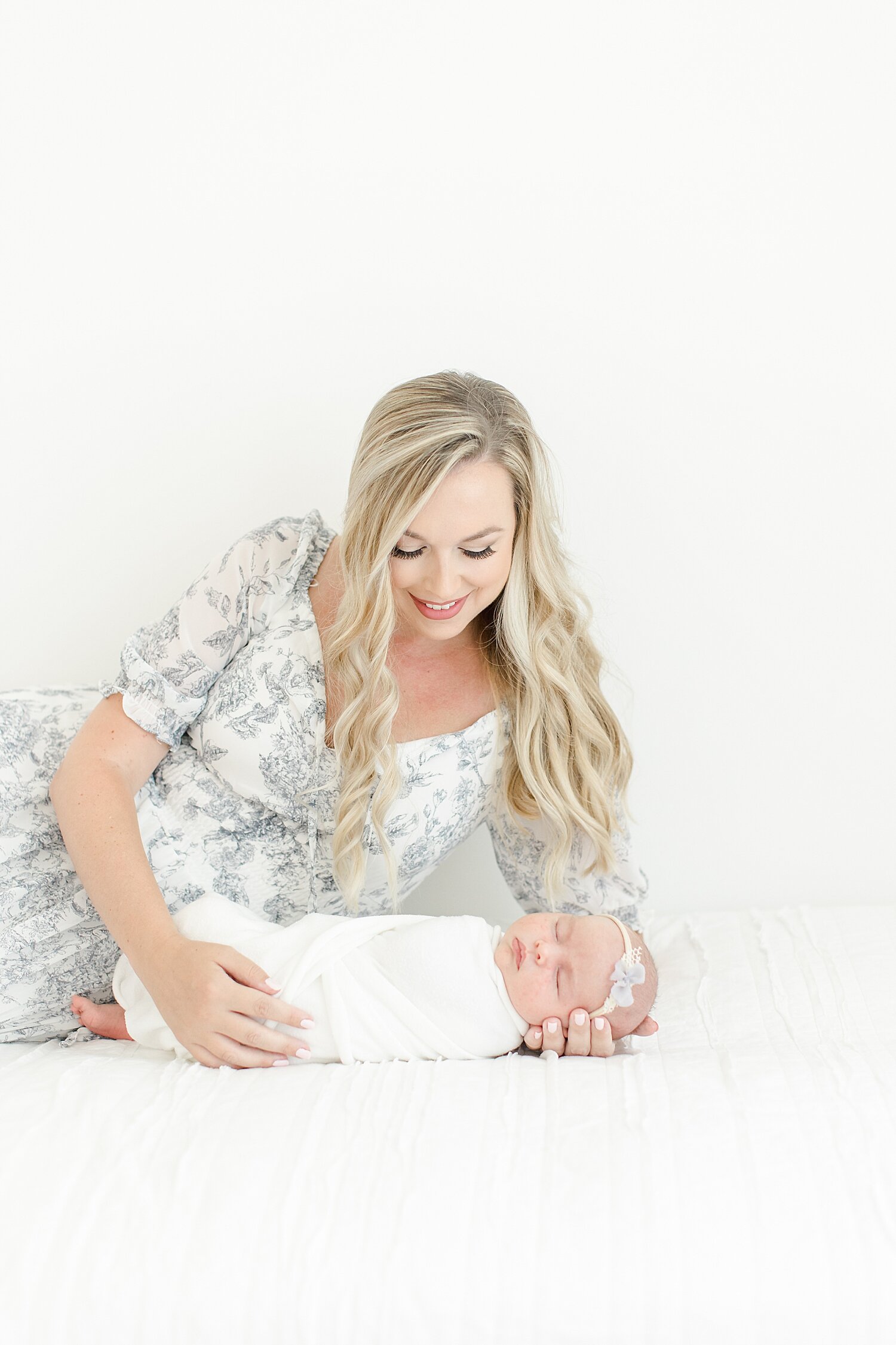 Mom and her newborn daughter | Kristin Wood Photography
