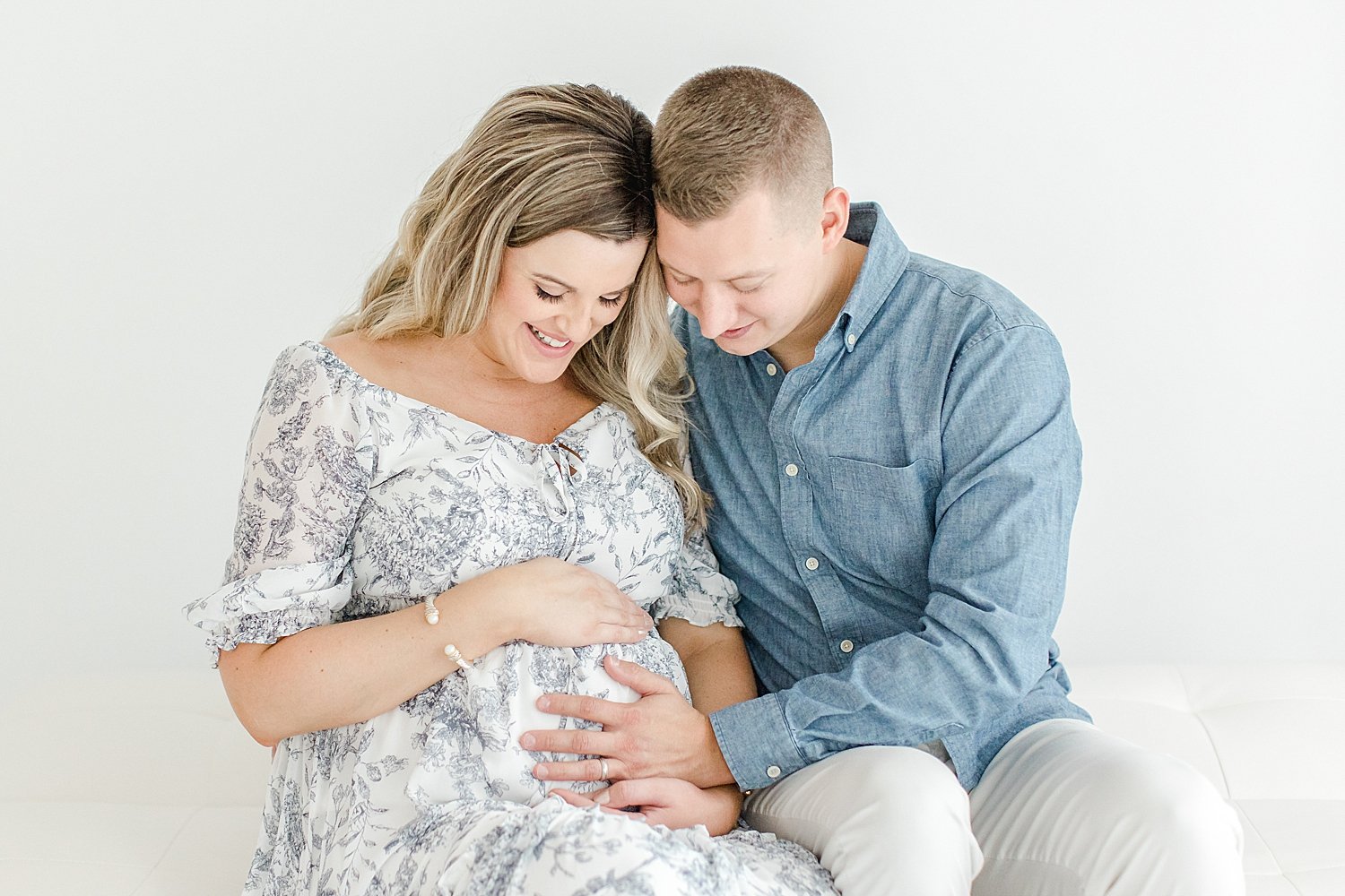 Expecting parents at maternity session | Kristin Wood Photography