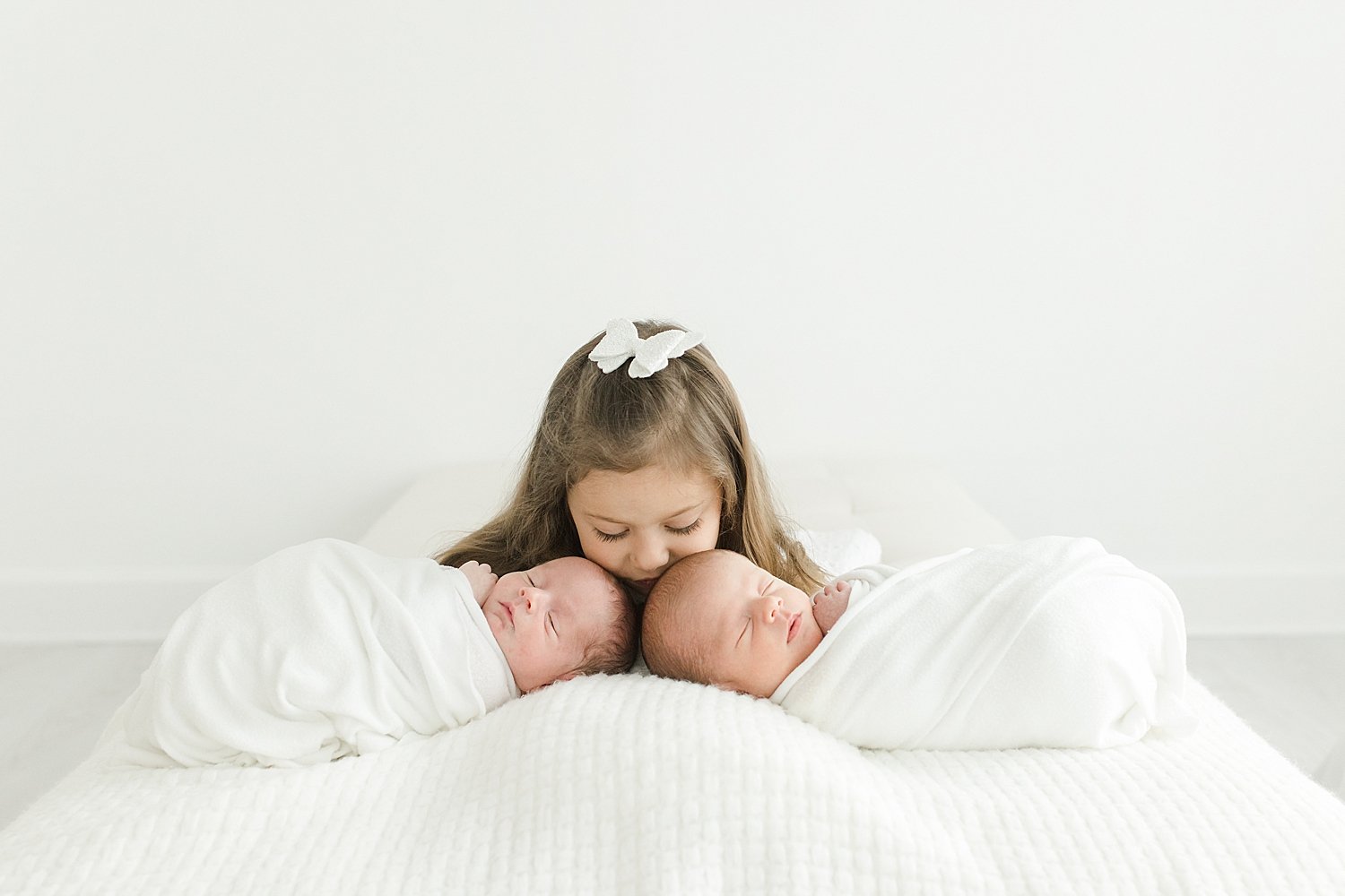 Big sister with twin baby brother | Kristin Wood Photography