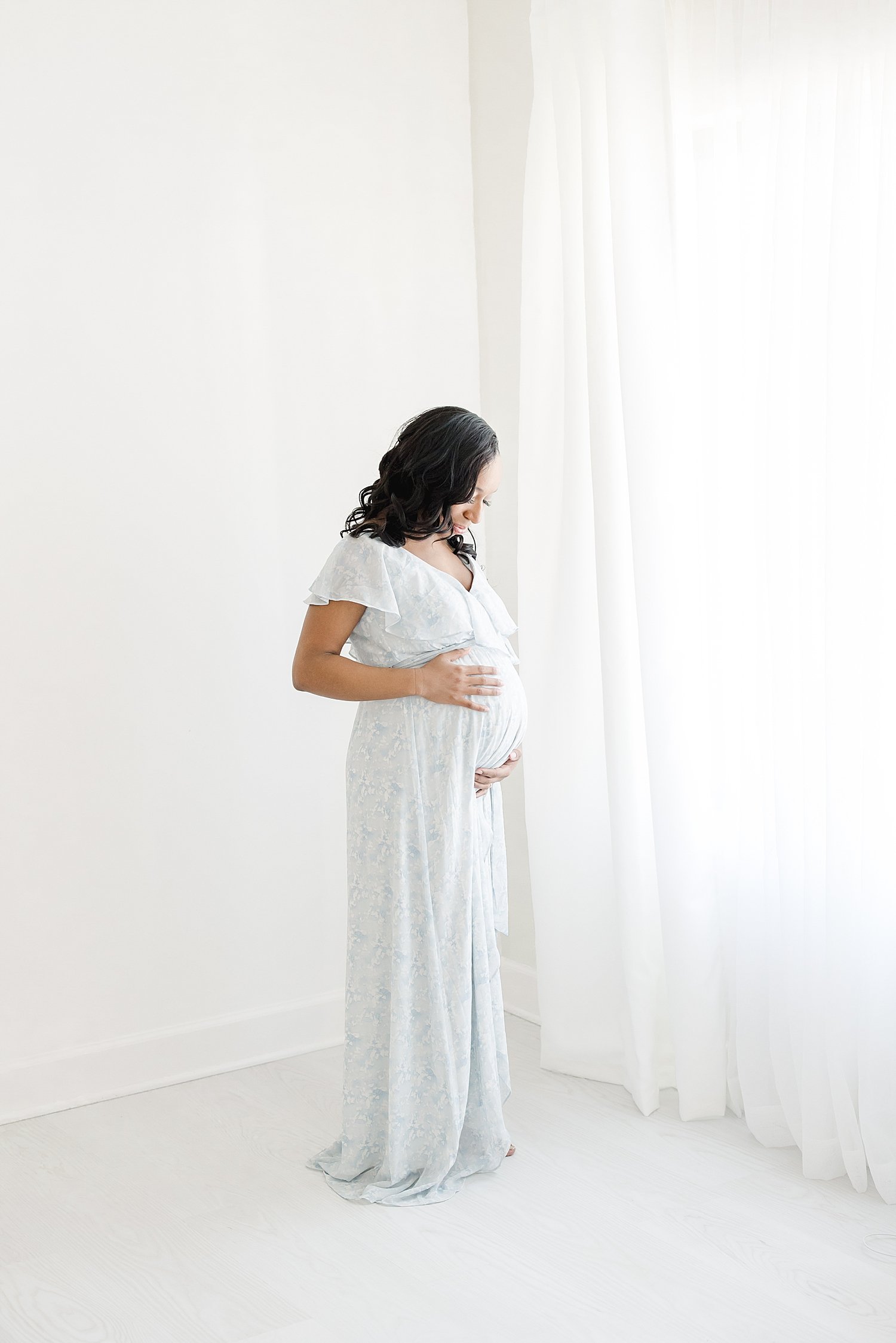 four-looks-for-studio-maternity-session-fairfield-county-ct_0001.jpg