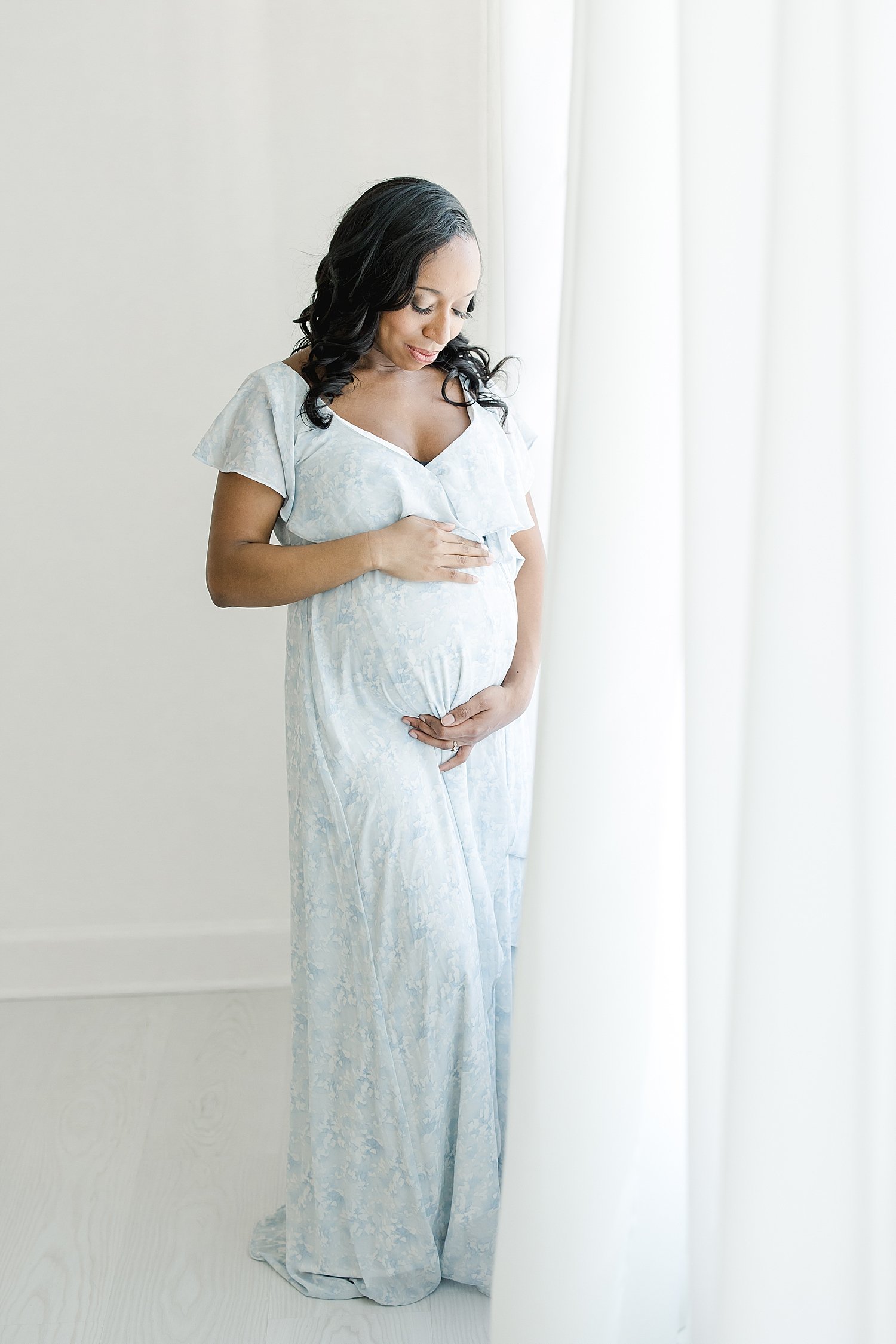 four-looks-for-studio-maternity-session-fairfield-county-ct_0003.jpg