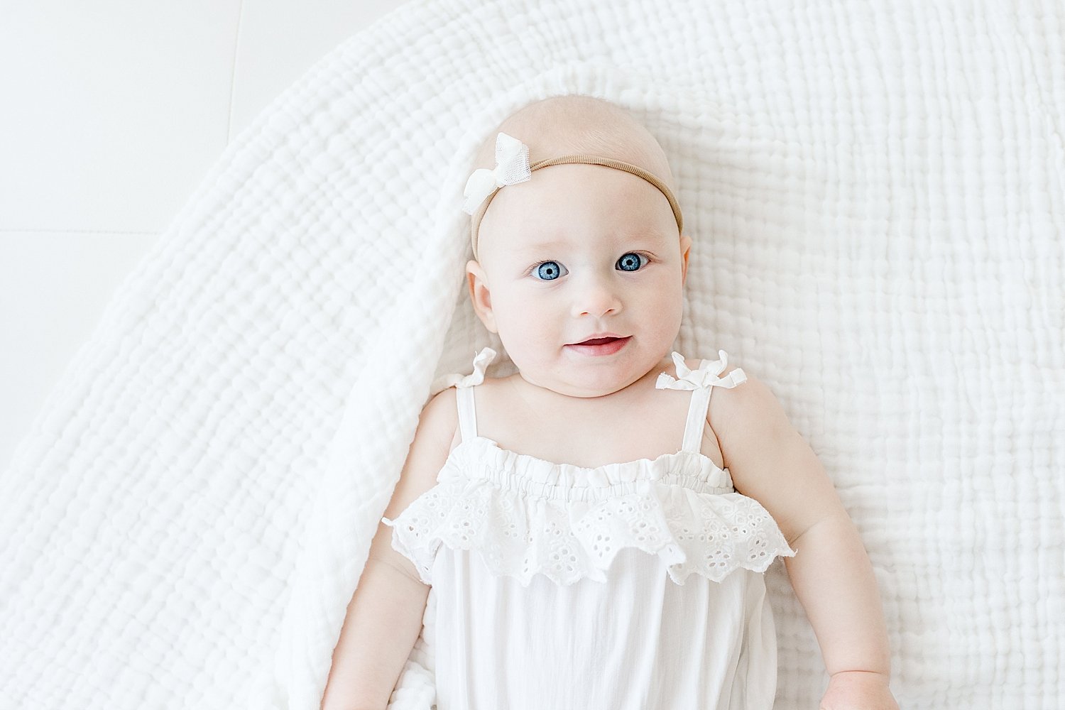 Sitter milestone session for eight month old baby girl | Kristin Wood Photography