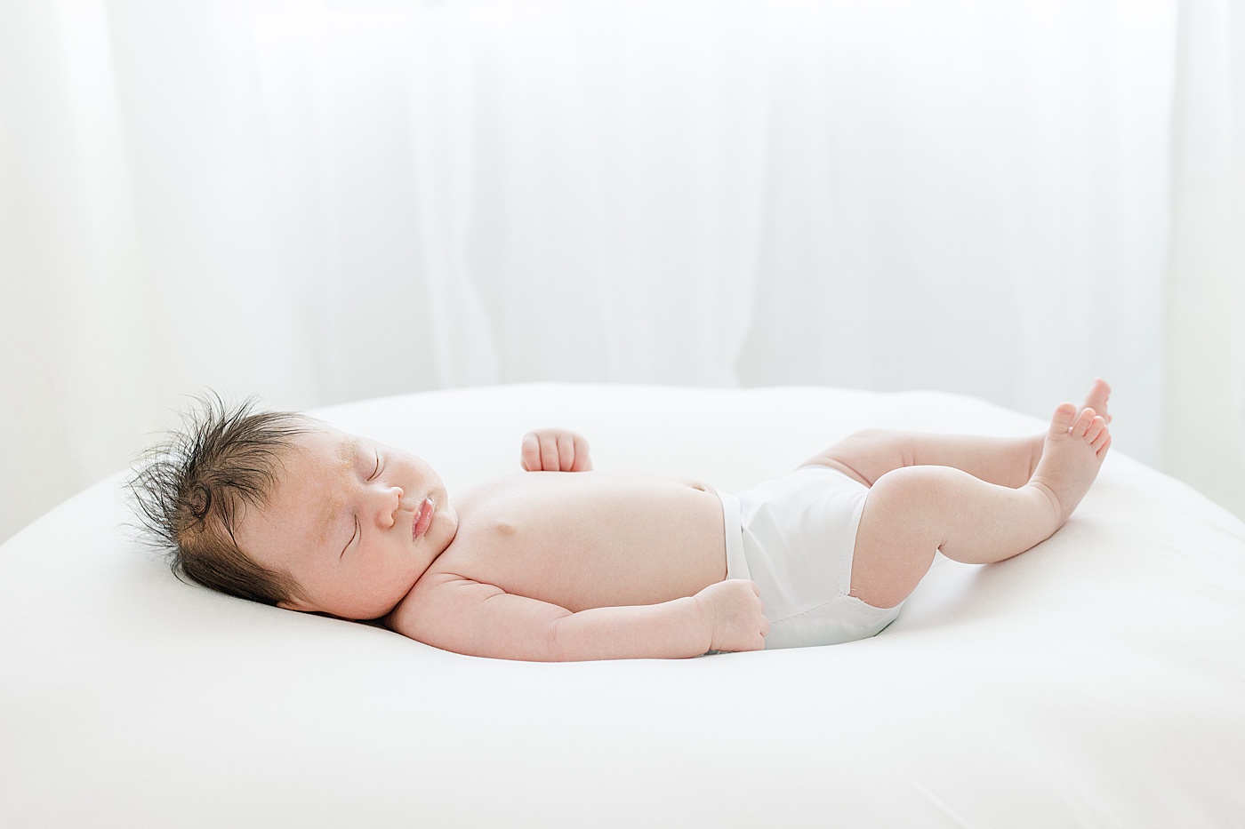 Newborn baby sleeping | Kristin Wood Photography